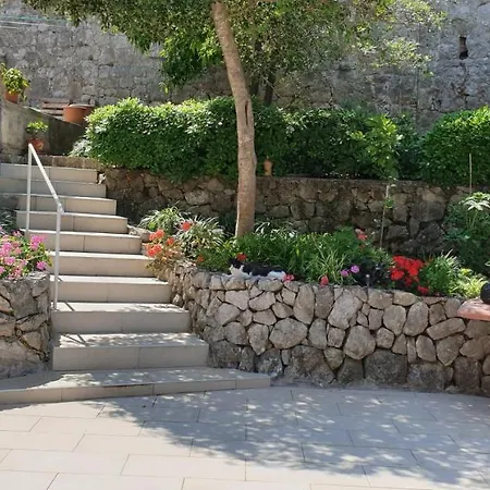 アパート Luna I Lucky