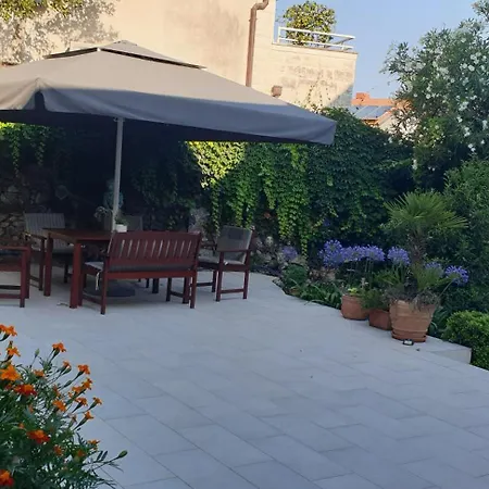 Luna I Lucky アパート