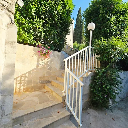 Luna I Lucky * دوبروفينك